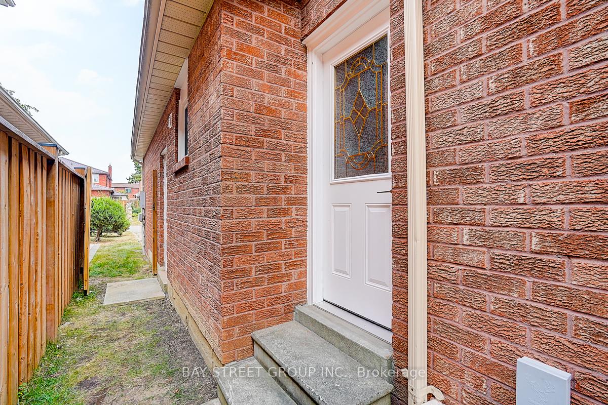 Photo 42 of 67 Kyla Crescent, Markham, Milliken Mills East — HOMEH