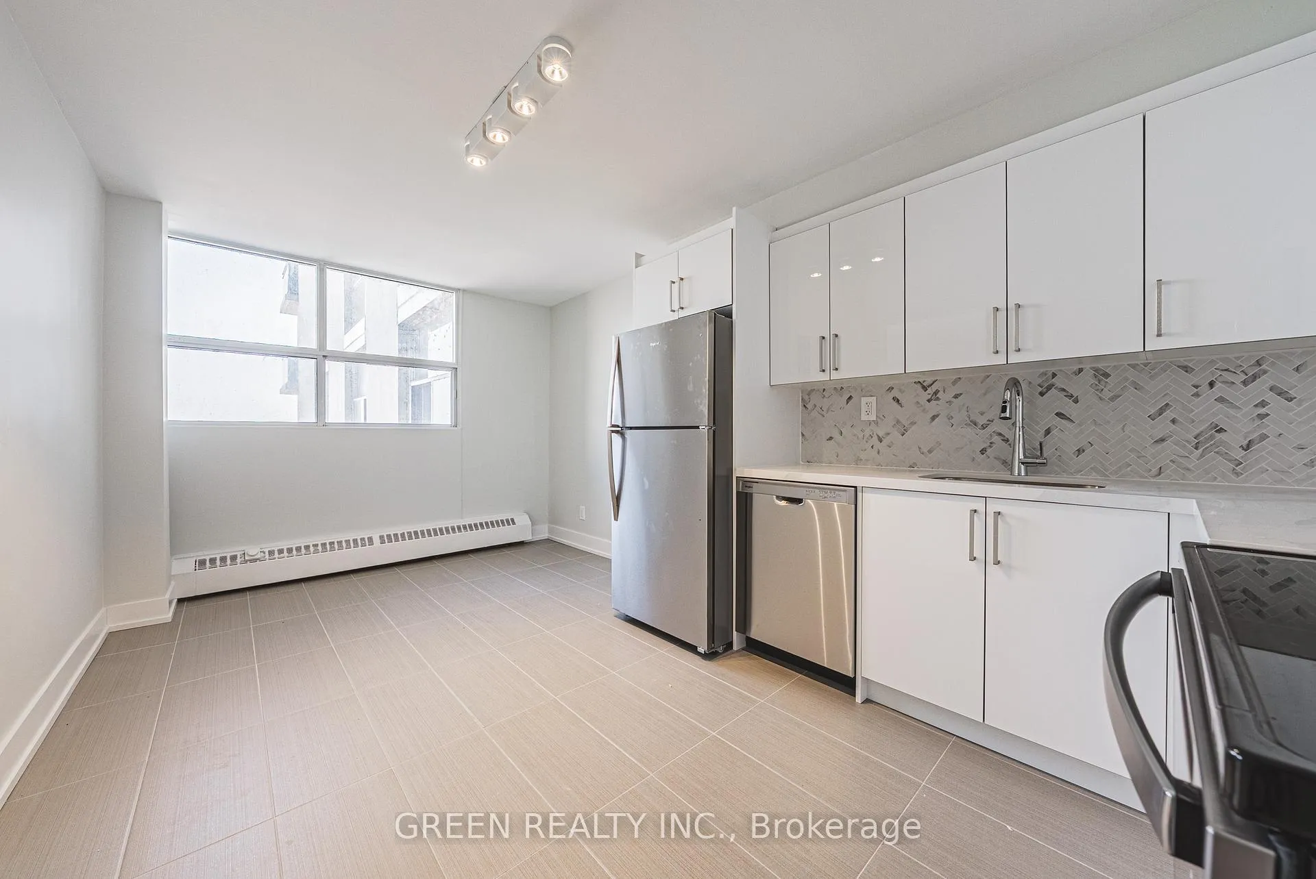 Photo 2 of Unit 309, 2160 Lakeshore Road, Burlington, Brant — HOMEH