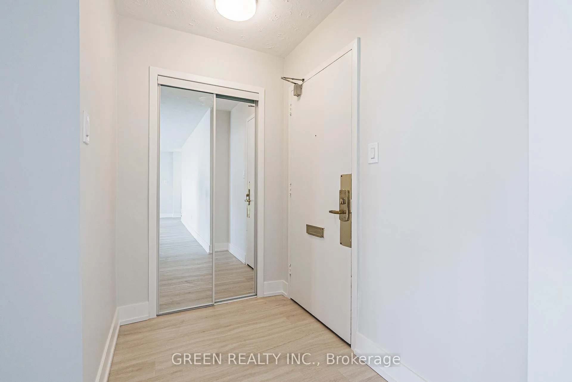 Photo 3 of Unit 309, 2160 Lakeshore Road, Burlington, Brant — HOMEH