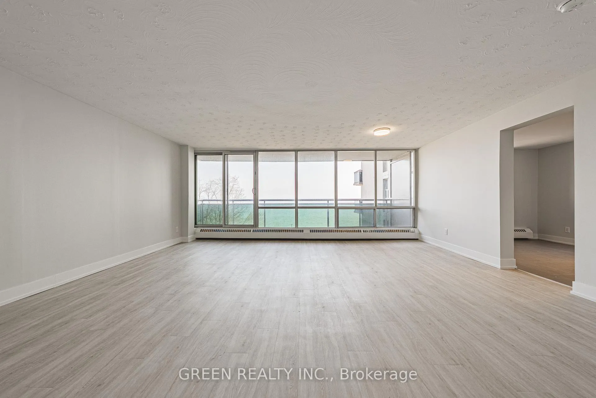 Photo 5 of Unit 309, 2160 Lakeshore Road, Burlington, Brant — HOMEH