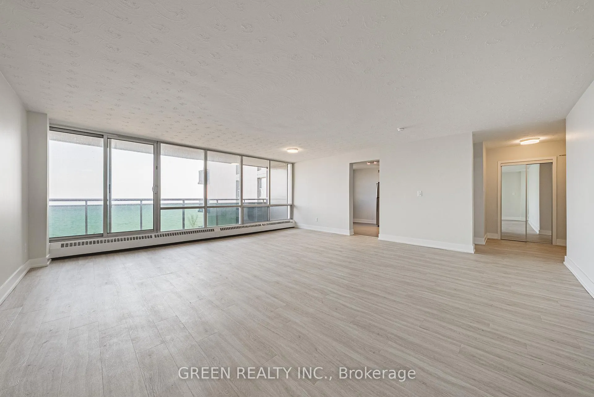 Photo 6 of Unit 309, 2160 Lakeshore Road, Burlington, Brant — HOMEH