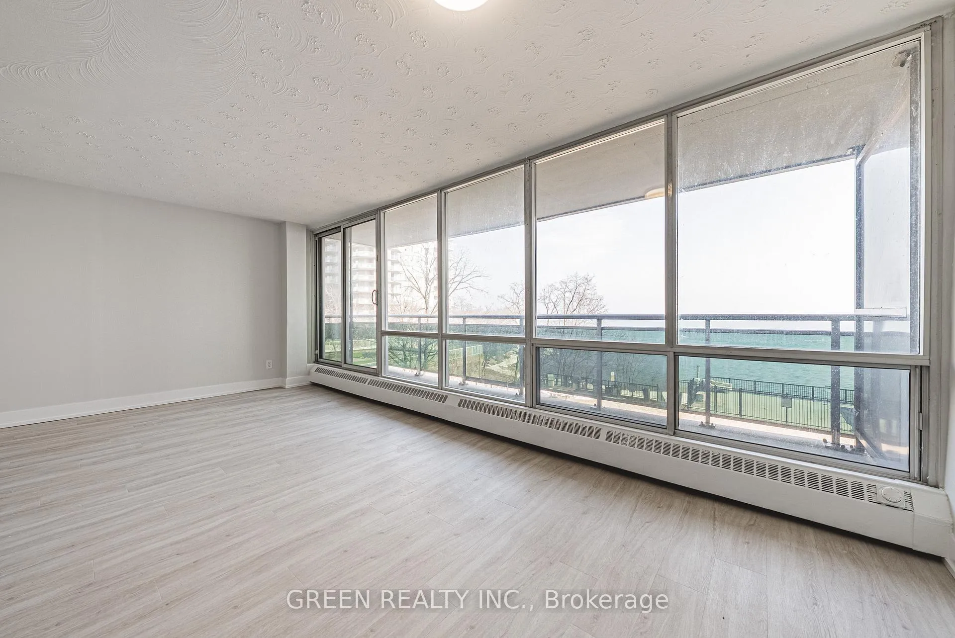 Photo 7 of Unit 309, 2160 Lakeshore Road, Burlington, Brant — HOMEH