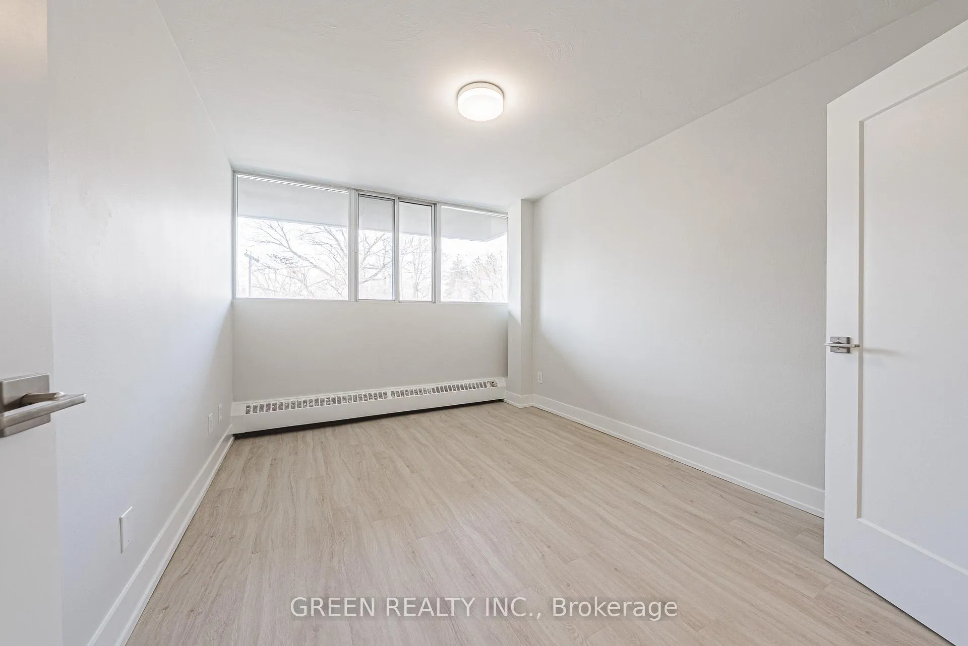 Photo 11 of Unit 309, 2160 Lakeshore Road, Burlington, Brant — HOMEH