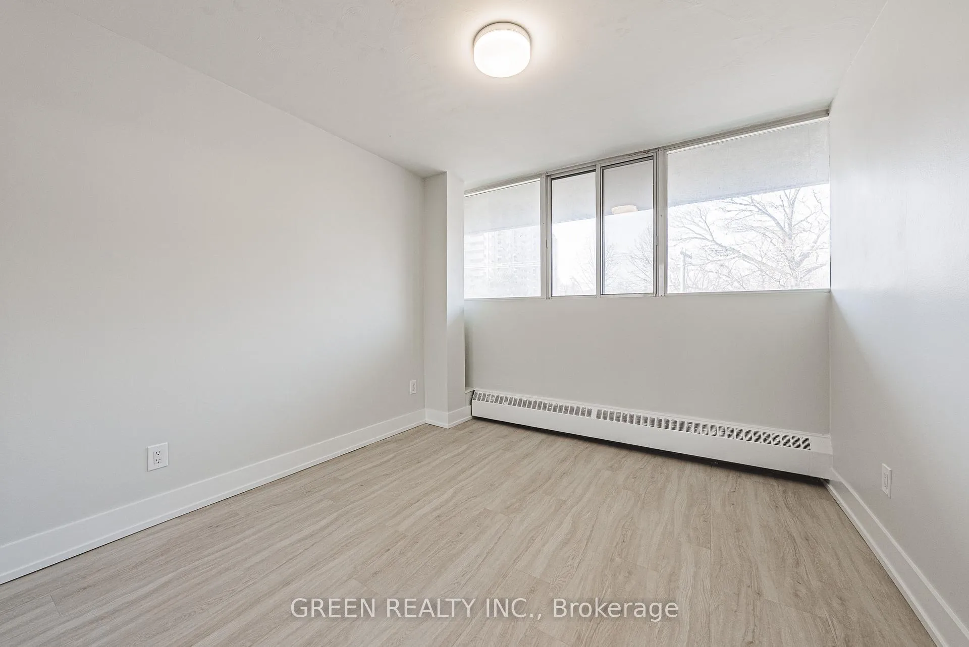 Photo 13 of Unit 309, 2160 Lakeshore Road, Burlington, Brant — HOMEH