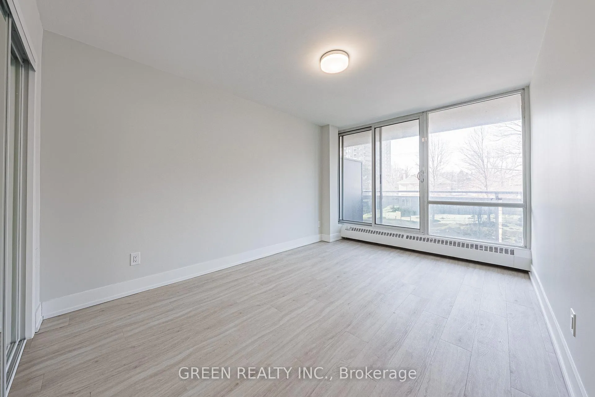 Photo 15 of Unit 309, 2160 Lakeshore Road, Burlington, Brant — HOMEH