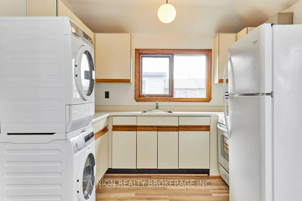 Photo 12 of Unit Second Floor, 14 Harris Avenue, Toronto, East End-Danforth — HOMEH