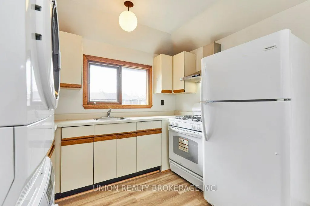 Photo 14 of Unit Second Floor, 14 Harris Avenue, Toronto, East End-Danforth — HOMEH