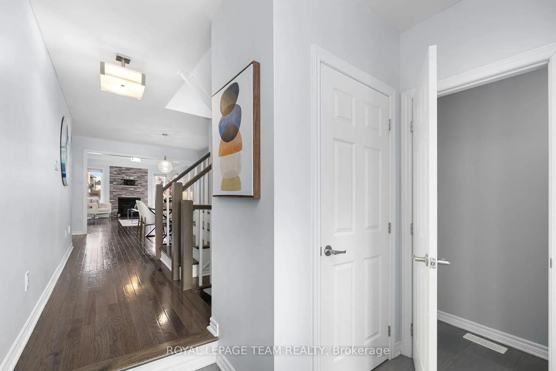 Photo 2 of 708 Logperch Circle, Ottawa, Barrhaven - Half Moon Bay — HOMEH