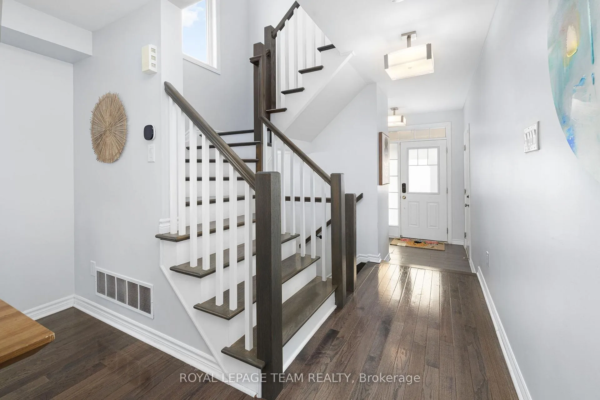 Photo 3 of 708 Logperch Circle, Ottawa, Barrhaven - Half Moon Bay — HOMEH