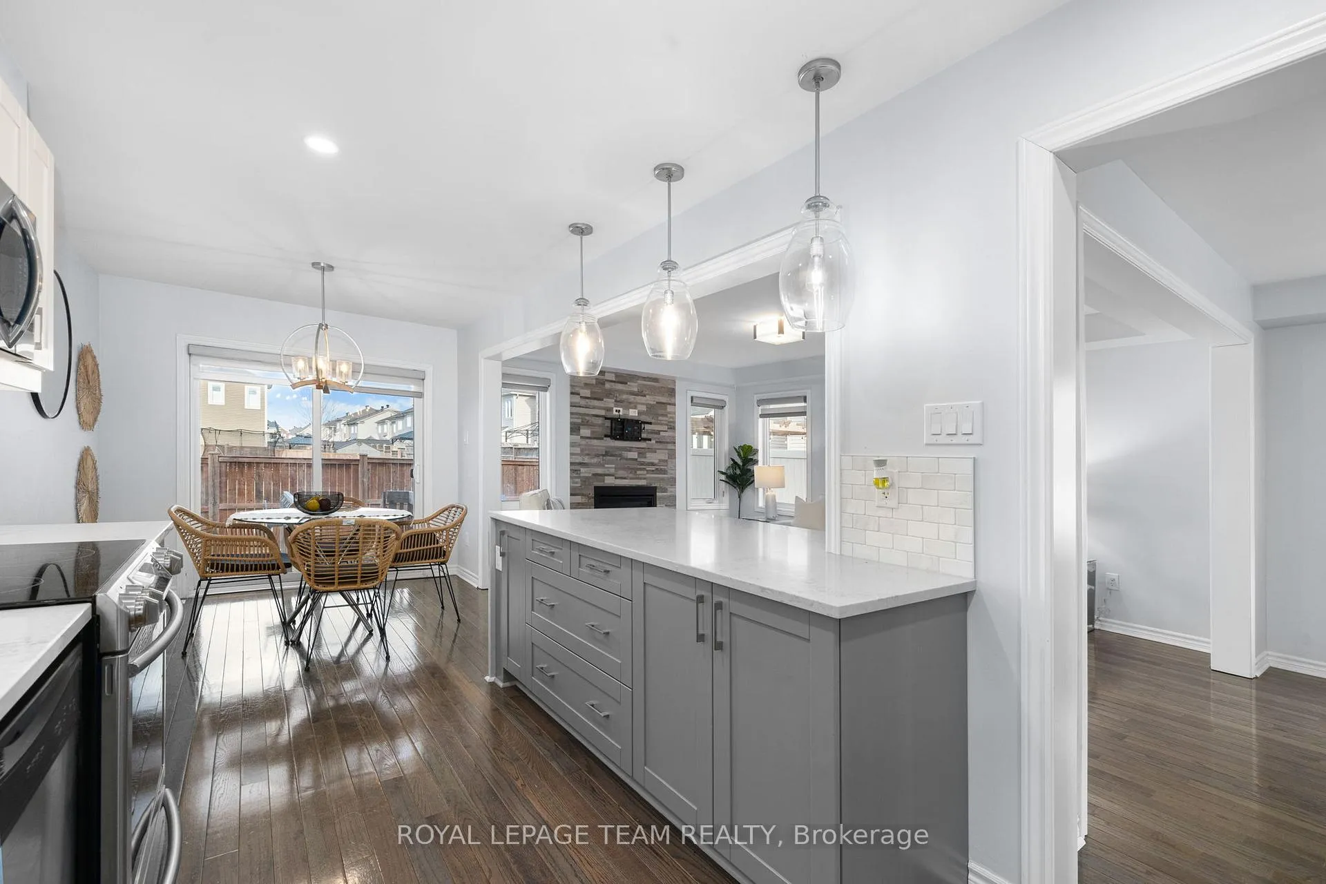 Photo 14 of 708 Logperch Circle, Ottawa, Barrhaven - Half Moon Bay — HOMEH