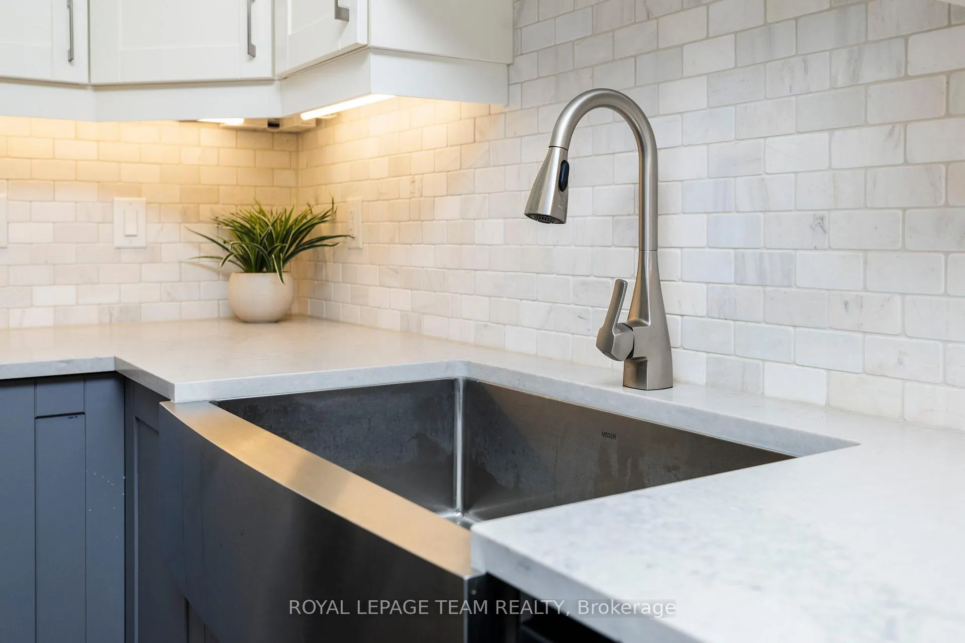 Photo 16 of 708 Logperch Circle, Ottawa, Barrhaven - Half Moon Bay — HOMEH