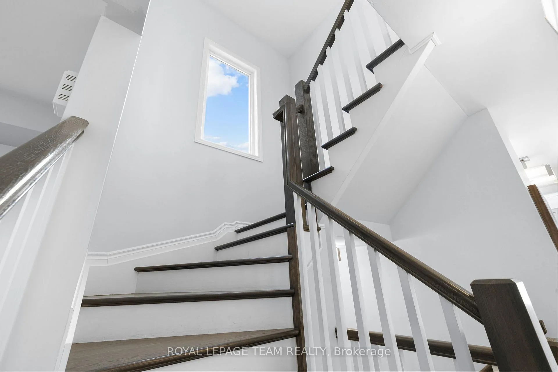 Photo 24 of 708 Logperch Circle, Ottawa, Barrhaven - Half Moon Bay — HOMEH