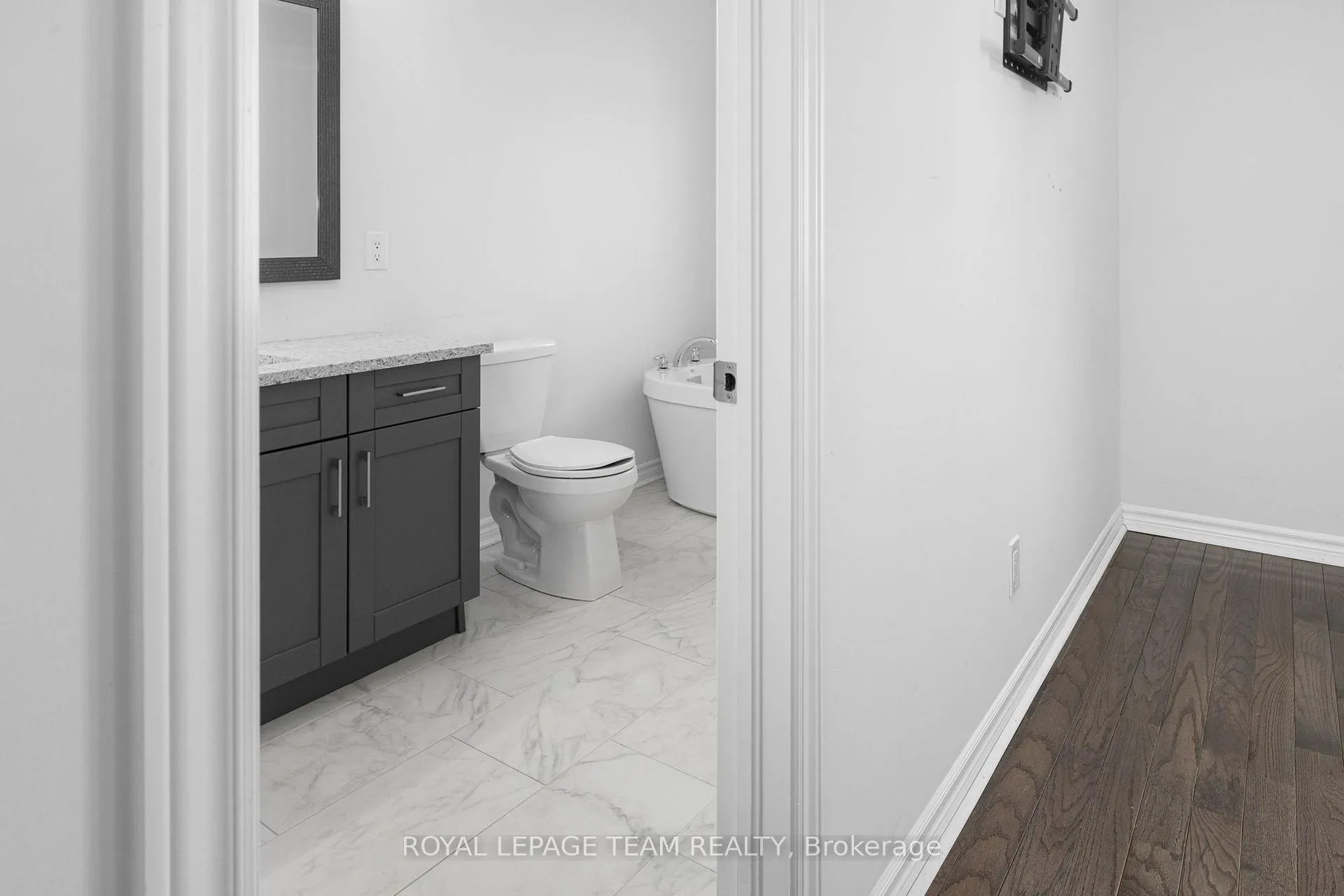 Photo 31 of 708 Logperch Circle, Ottawa, Barrhaven - Half Moon Bay — HOMEH