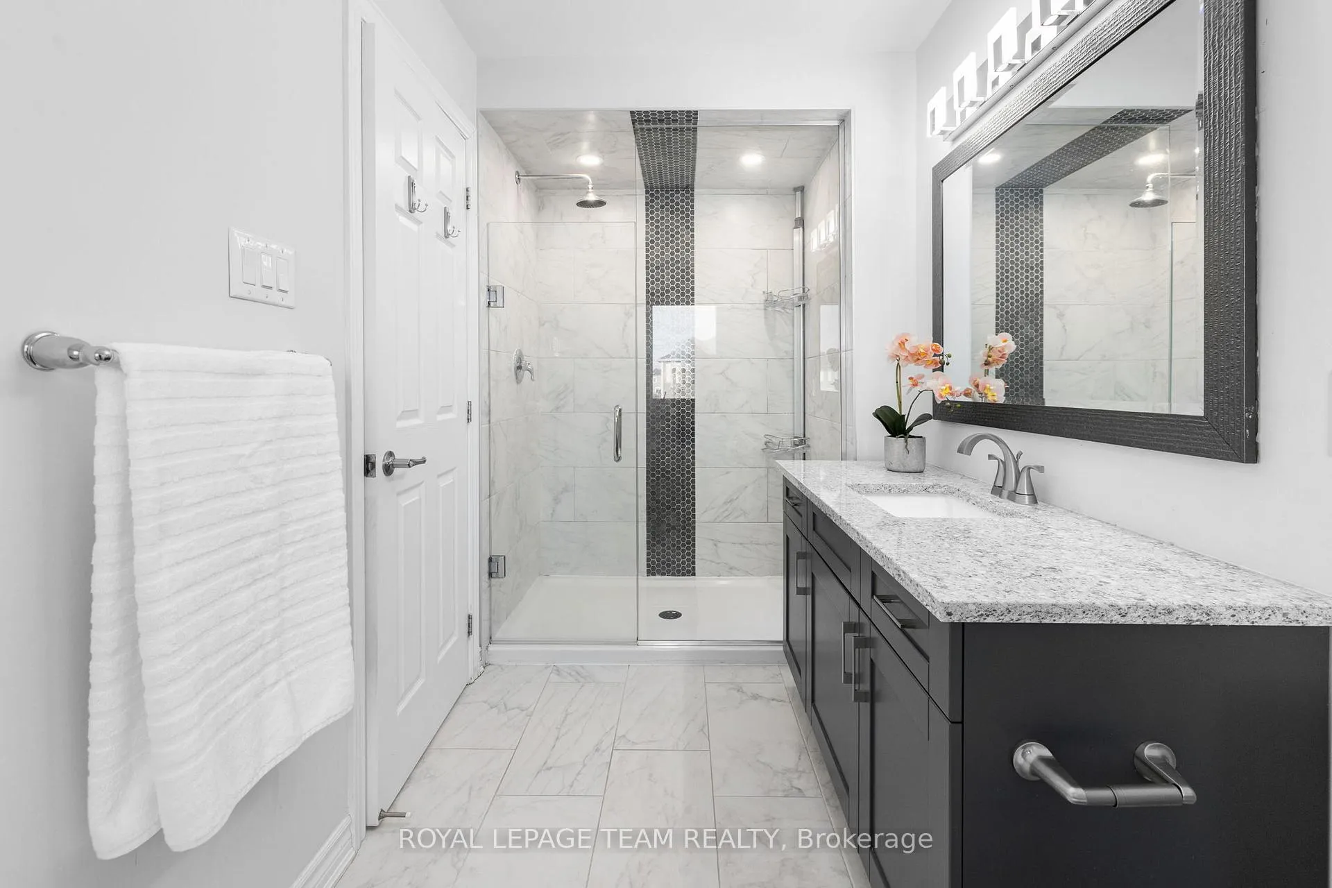 Photo 33 of 708 Logperch Circle, Ottawa, Barrhaven - Half Moon Bay — HOMEH