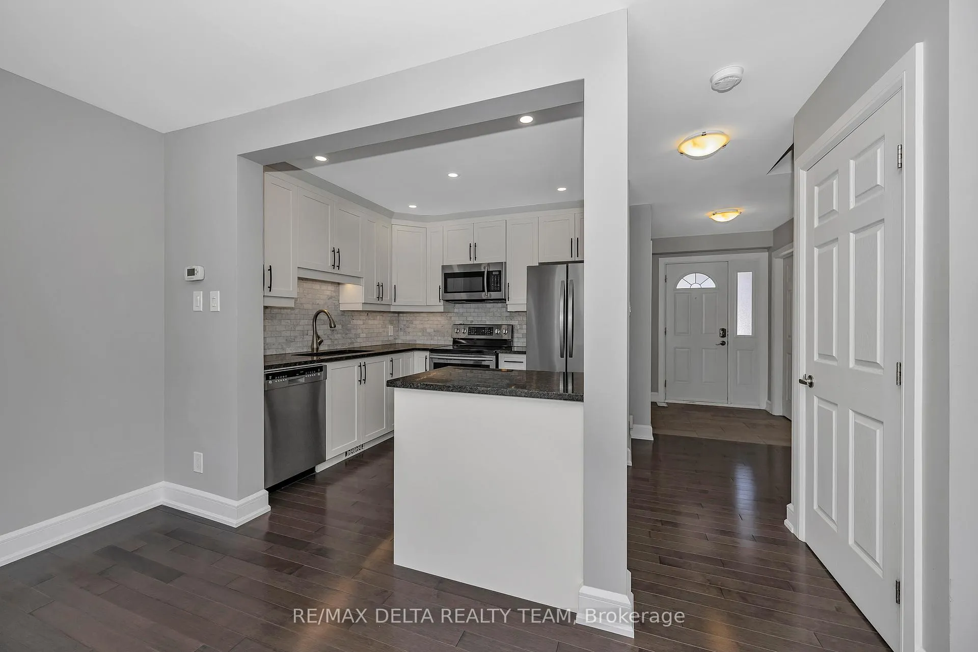 Photo 8 of 57 Blackdome Crescent, Ottawa, Kanata - Kanata Lakes/Heritage Hills — HOMEH