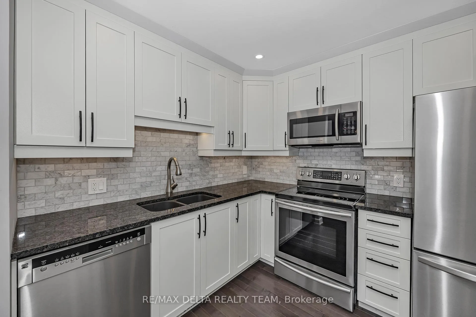 Photo 9 of 57 Blackdome Crescent, Ottawa, Kanata - Kanata Lakes/Heritage Hills — HOMEH