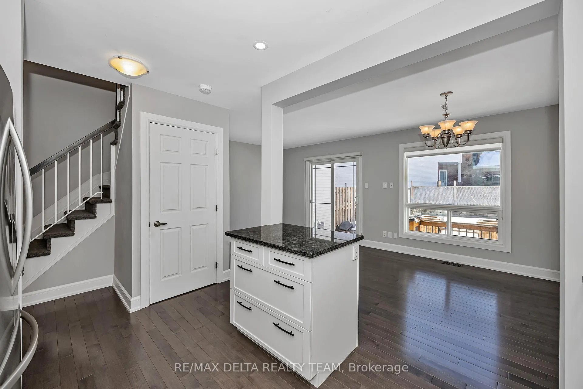 Photo 11 of 57 Blackdome Crescent, Ottawa, Kanata - Kanata Lakes/Heritage Hills — HOMEH