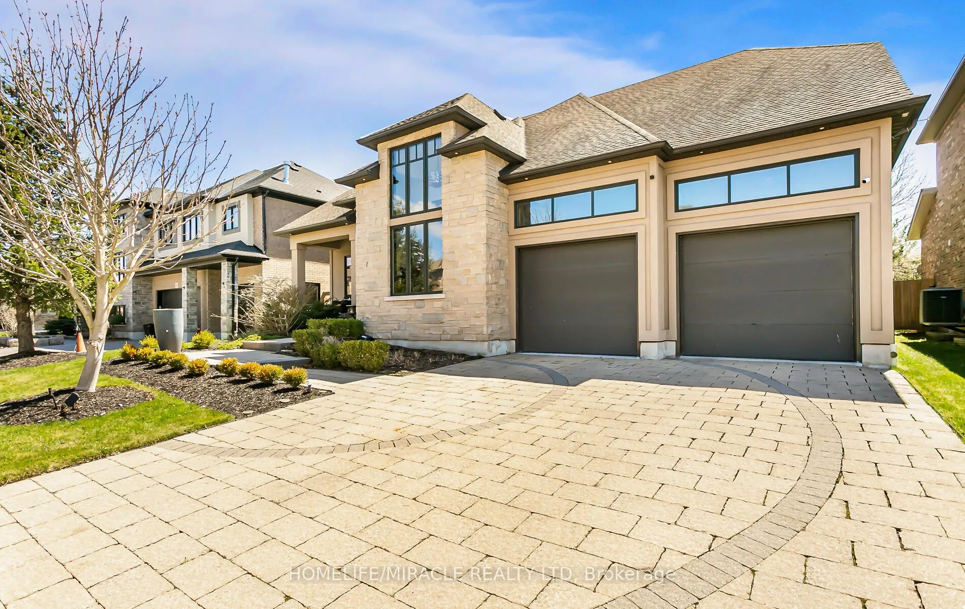 Photo 1 of 24 Jacob Gingrich Drive, Kitchener, Pioneer Tower West — HOMEH