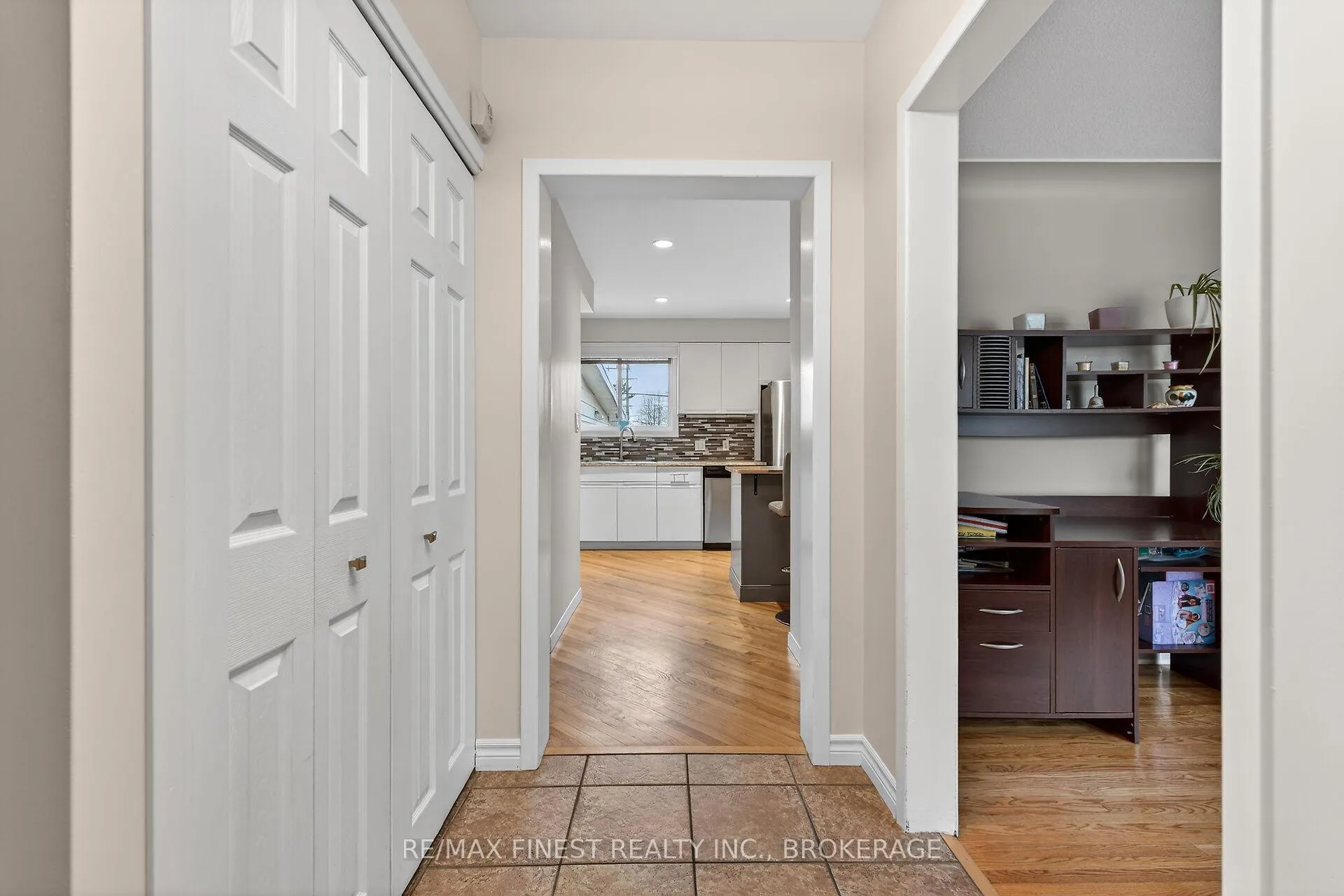 Photo 5 of 44 Casterton Avenue, Kingston, Central City West — HOMEH