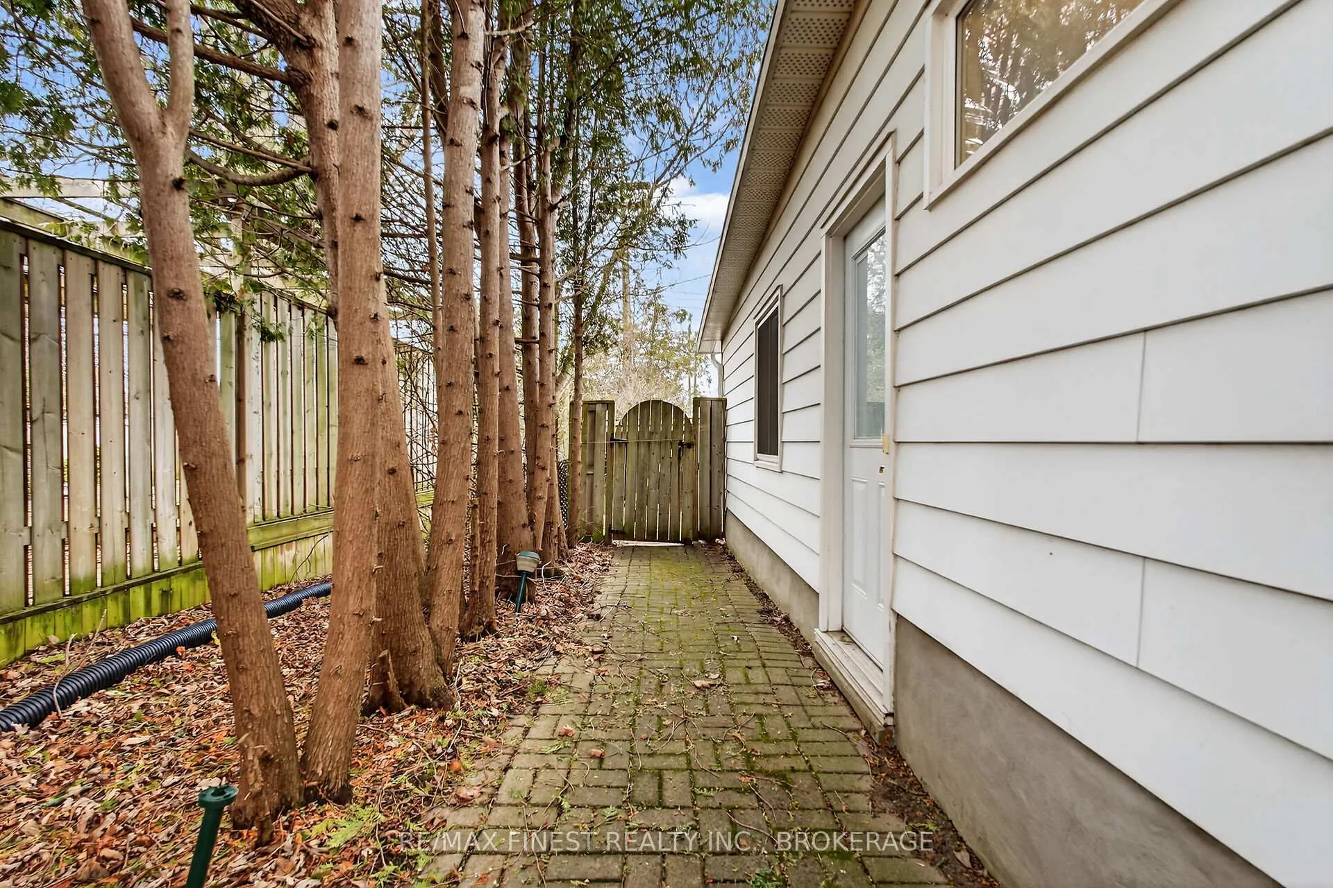 Photo 28 of 44 Casterton Avenue, Kingston, Central City West — HOMEH