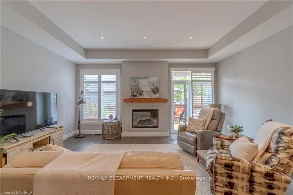 Photo 3 of Unit 22, 59 Cedar Street, Brant, Paris — HOMEH