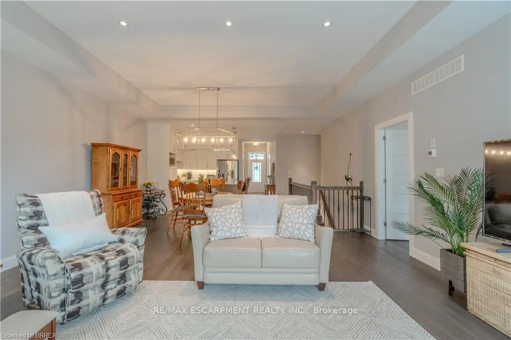 Photo 6 of Unit 22, 59 Cedar Street, Brant, Paris — HOMEH