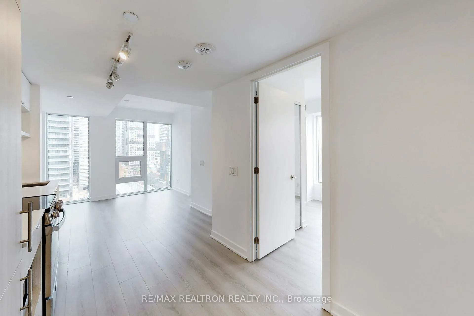 Photo 11 of Unit 1803, 100 Queen Street E, Toronto, Church-Yonge Corridor — HOMEH