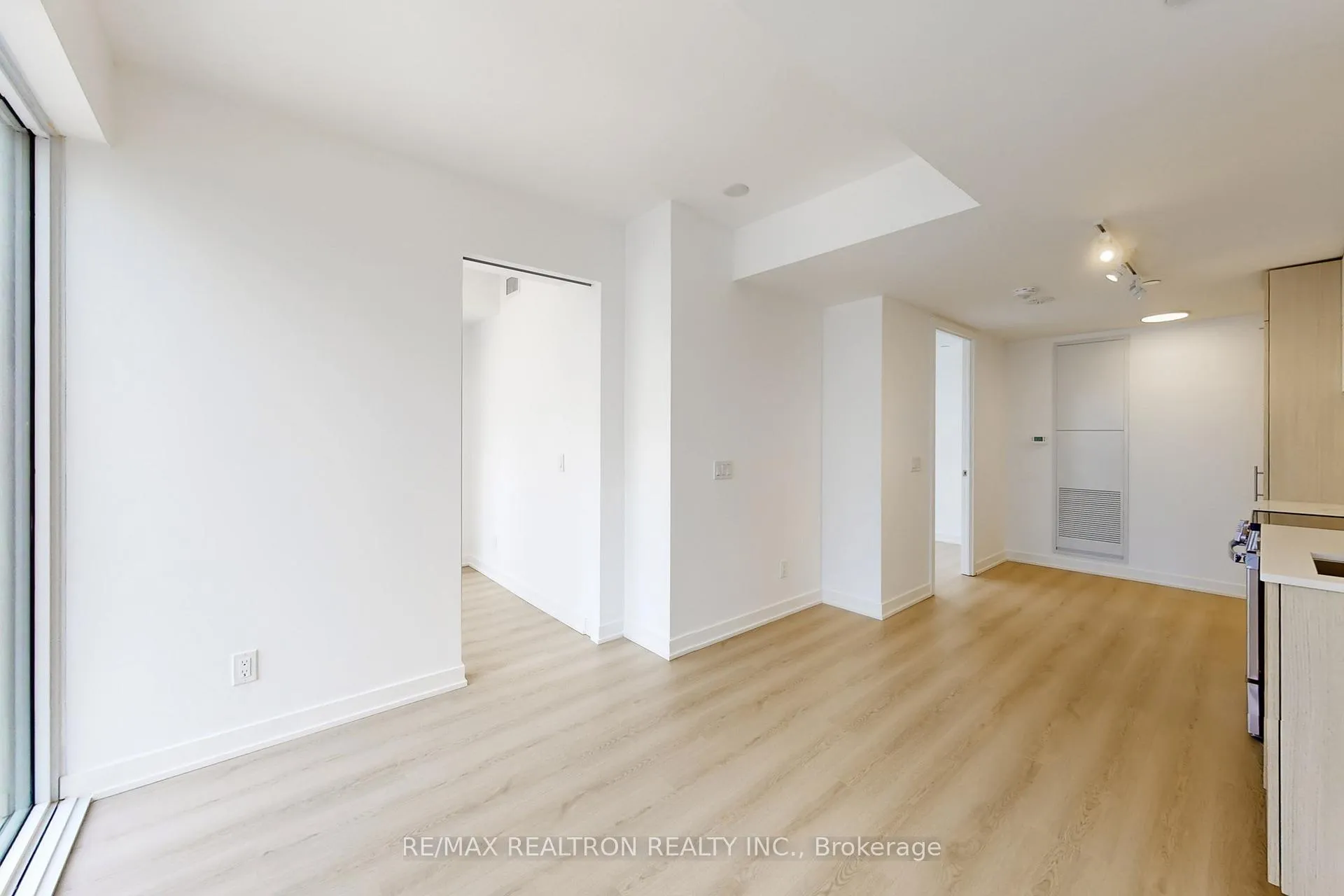 Photo 13 of Unit 1803, 100 Queen Street E, Toronto, Church-Yonge Corridor — HOMEH