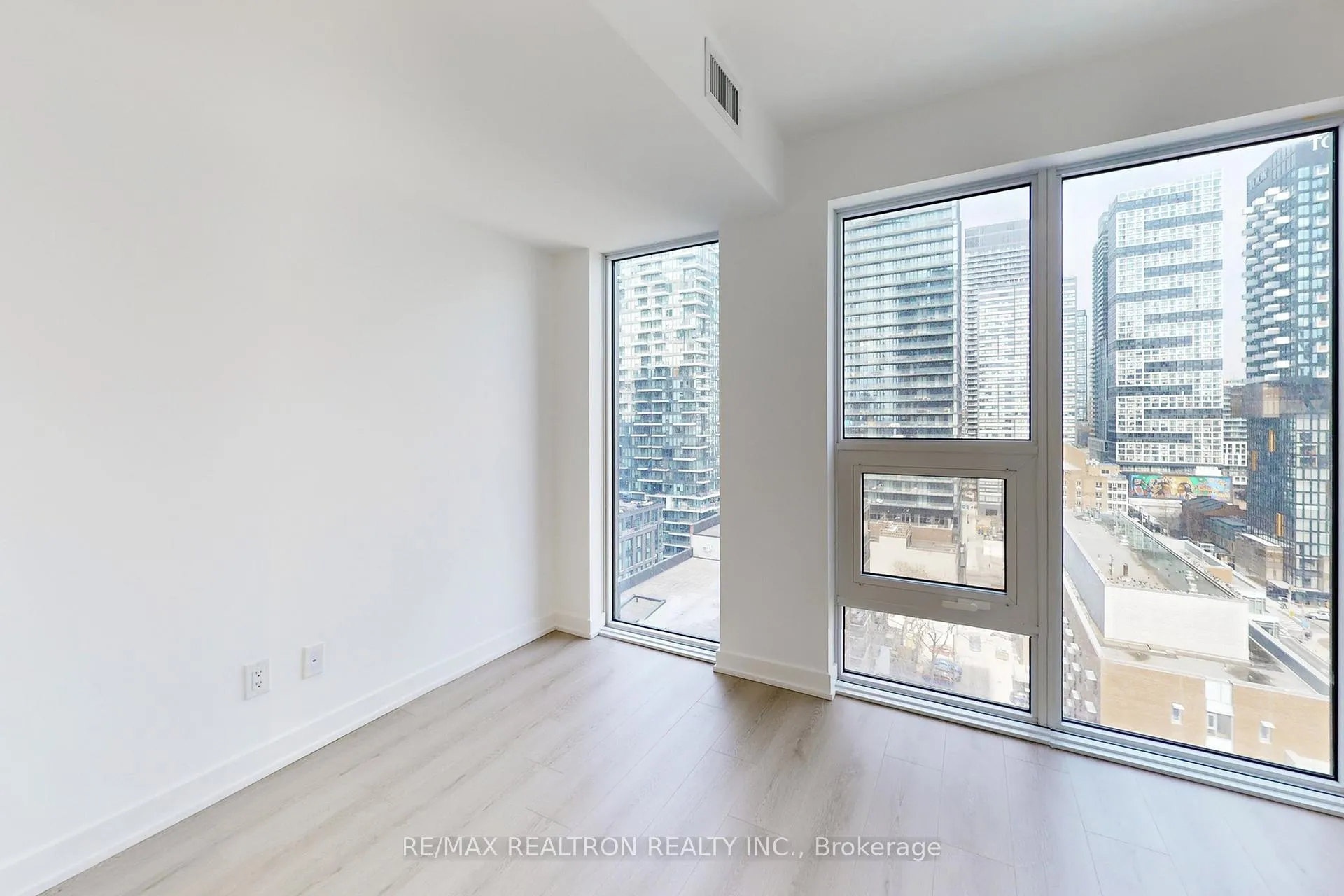 Photo 16 of Unit 1803, 100 Queen Street E, Toronto, Church-Yonge Corridor — HOMEH