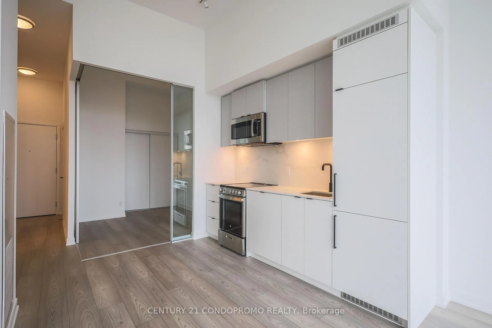 Photo 6 of Unit 714, 285 Dufferin Street, Toronto, South Parkdale — HOMEH