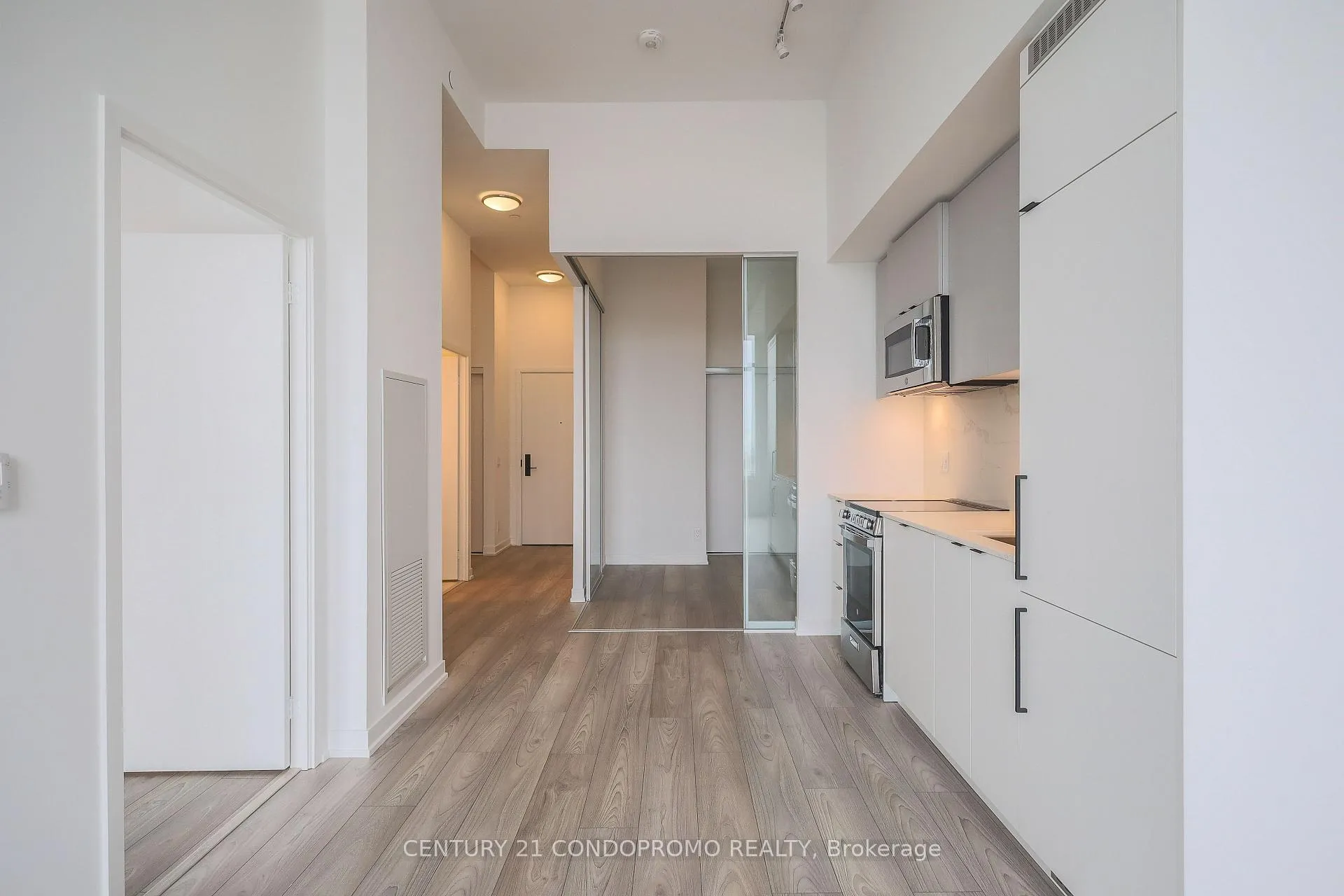 Photo 7 of Unit 714, 285 Dufferin Street, Toronto, South Parkdale — HOMEH