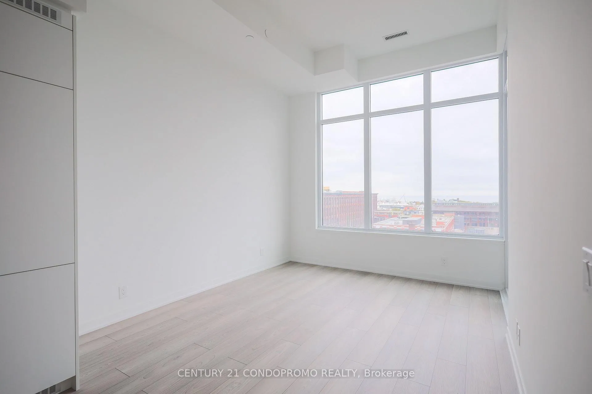 Photo 8 of Unit 714, 285 Dufferin Street, Toronto, South Parkdale — HOMEH