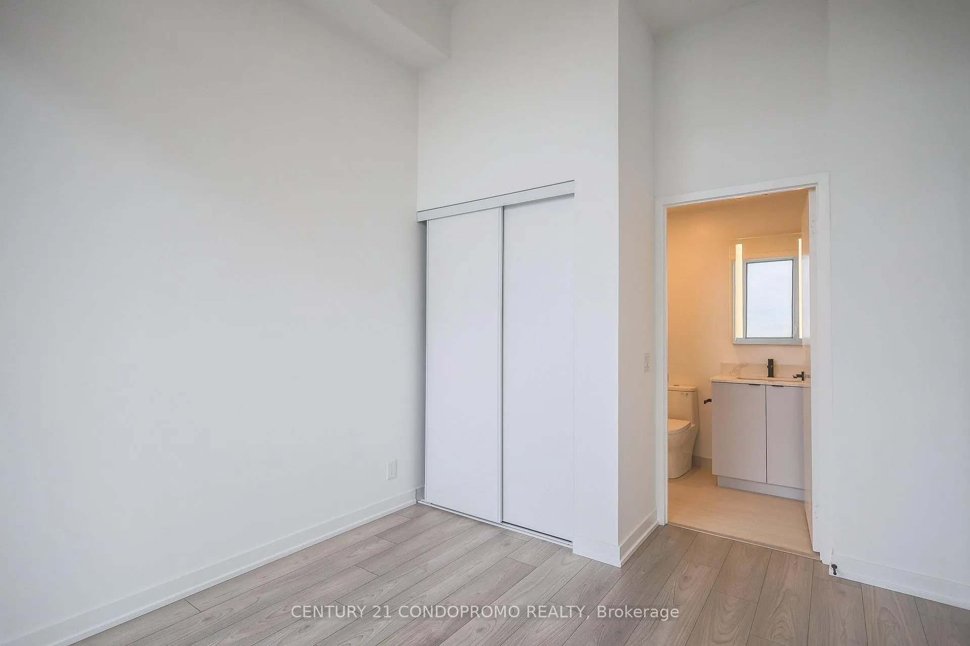 Photo 11 of Unit 714, 285 Dufferin Street, Toronto, South Parkdale — HOMEH