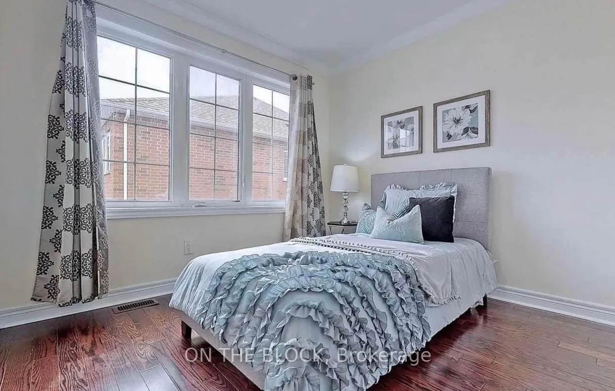 Photo 9 of 3761A St Clair Avenue E, Scarborough, Cliffcrest — HOMEH