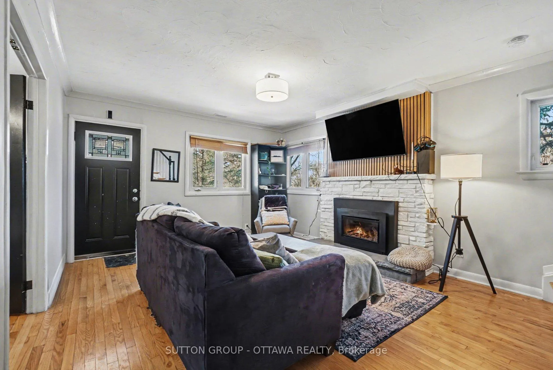 Photo 5 of 90 Withrow Avenue, Ottawa, Meadowlands/St. Claire Gardens — HOMEH