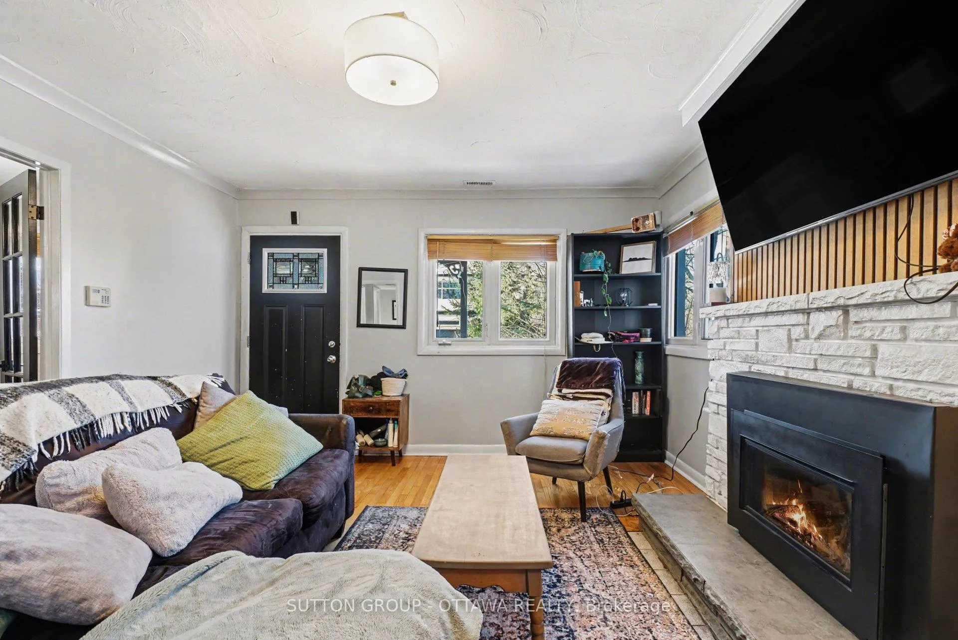 Photo 6 of 90 Withrow Avenue, Ottawa, Meadowlands/St. Claire Gardens — HOMEH