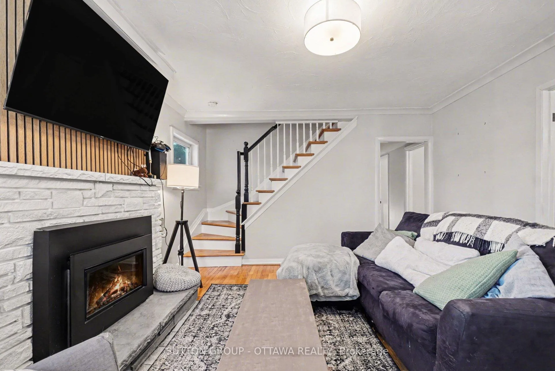 Photo 7 of 90 Withrow Avenue, Ottawa, Meadowlands/St. Claire Gardens — HOMEH