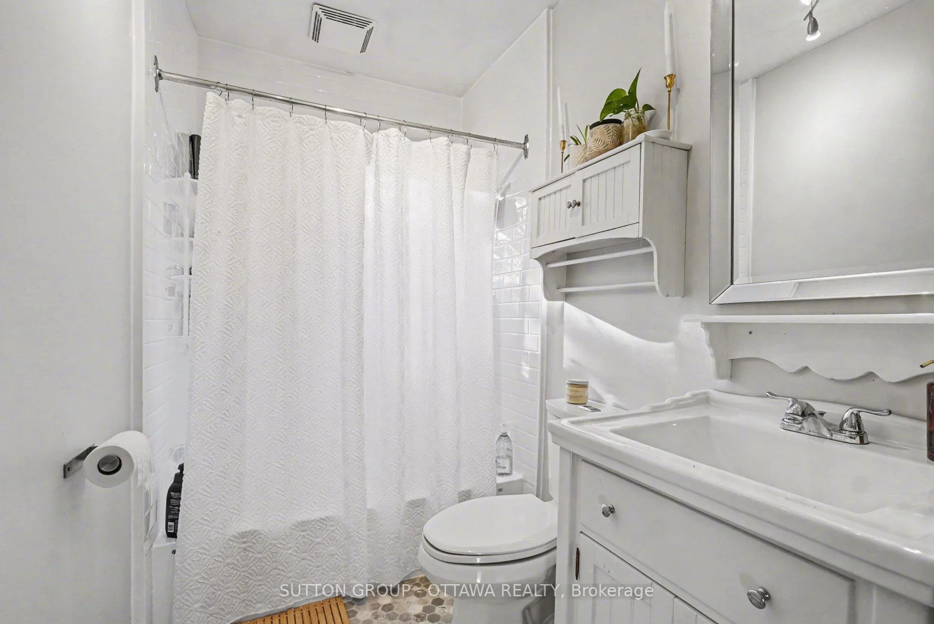 Photo 21 of 90 Withrow Avenue, Ottawa, Meadowlands/St. Claire Gardens — HOMEH