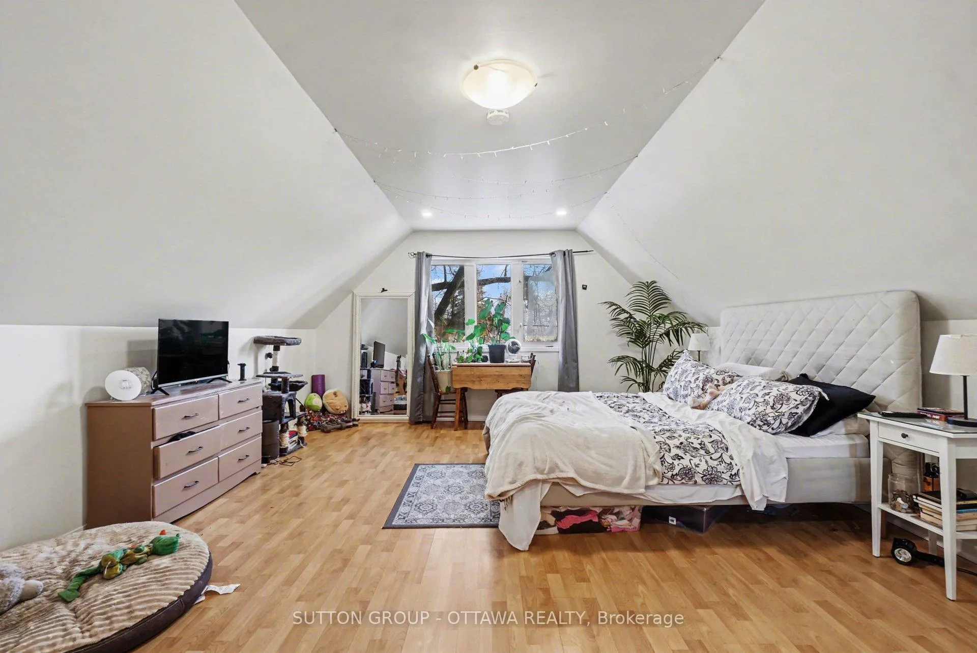 Photo 27 of 90 Withrow Avenue, Ottawa, Meadowlands/St. Claire Gardens — HOMEH