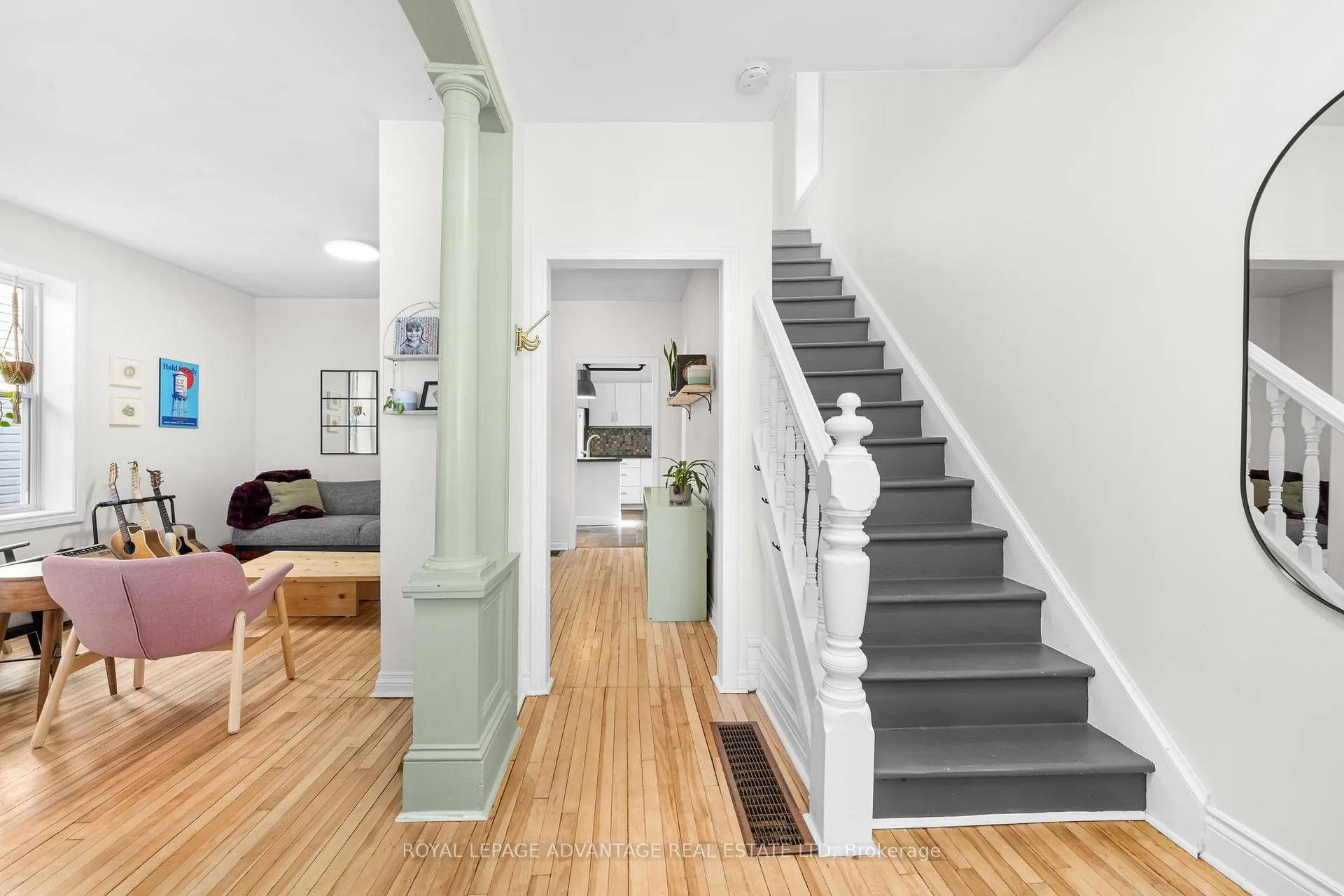 Photo 4 of 15 Kent Street, Smiths Falls — HOMEH