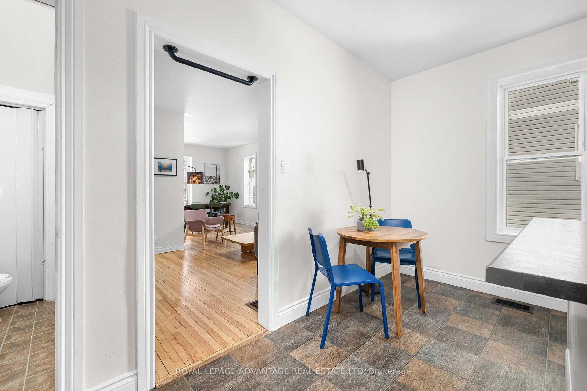 Photo 17 of 15 Kent Street, Smiths Falls — HOMEH