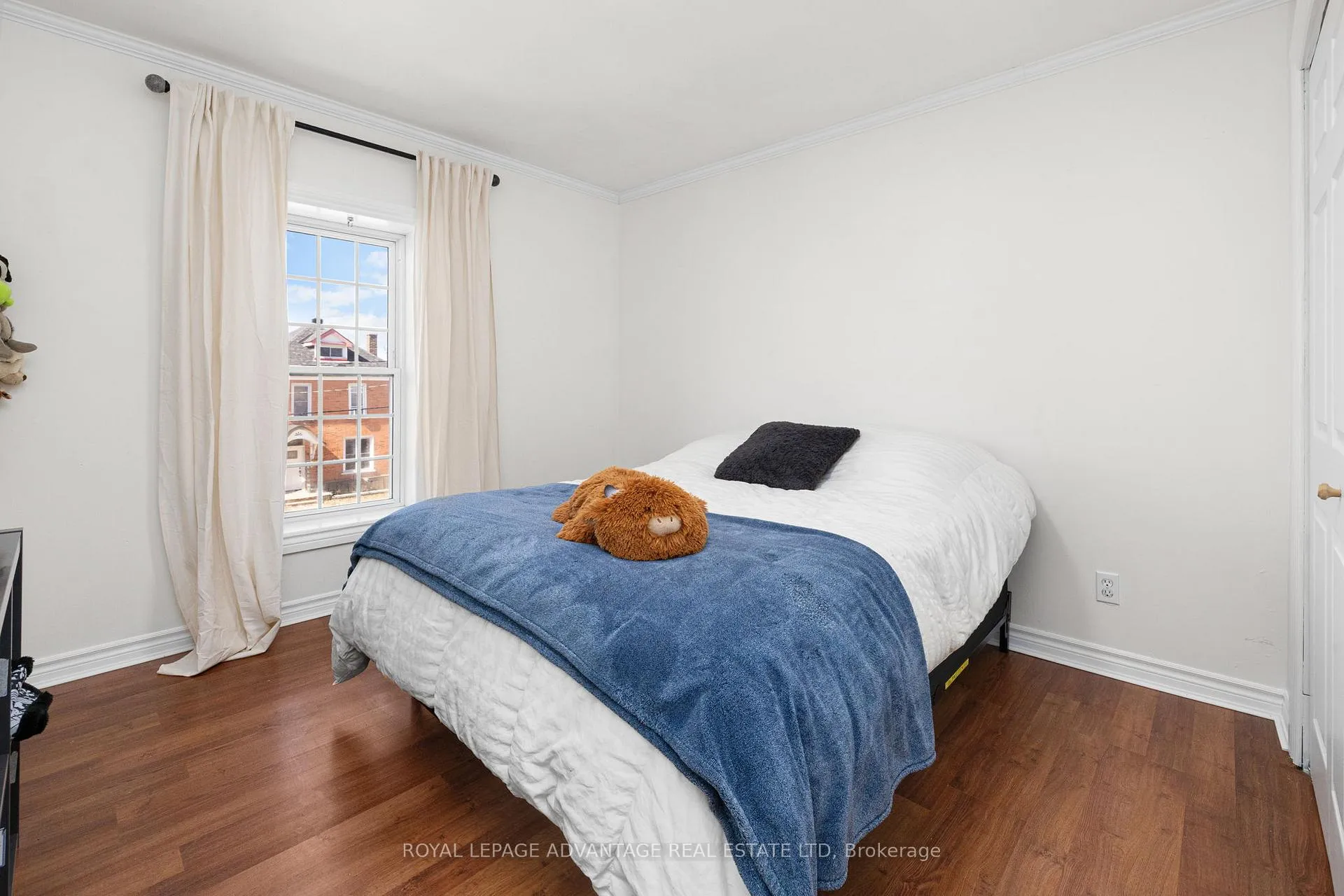 Photo 24 of 15 Kent Street, Smiths Falls — HOMEH