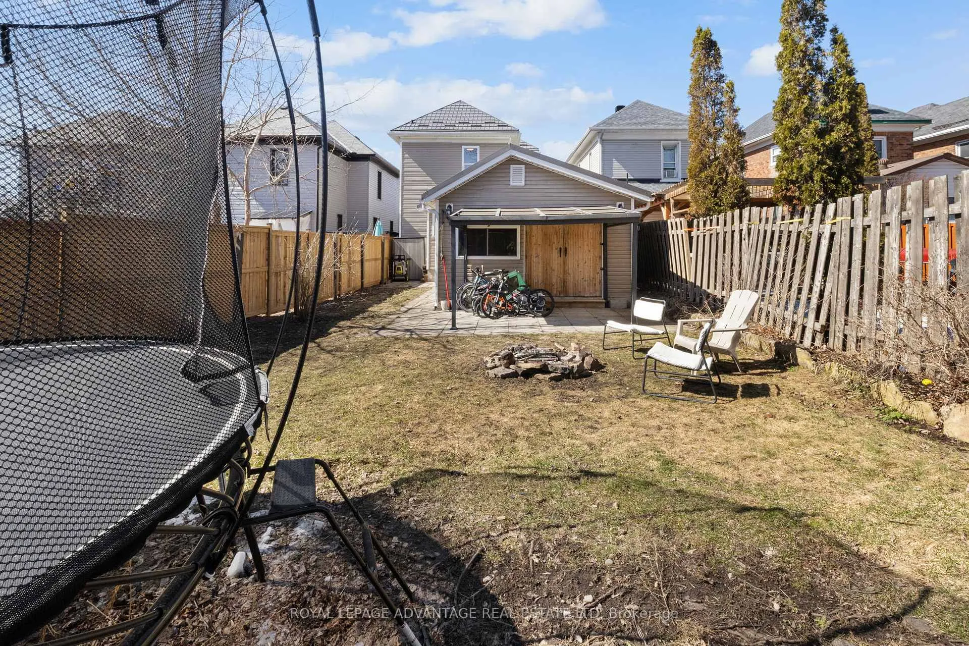 Photo 34 of 15 Kent Street, Smiths Falls — HOMEH