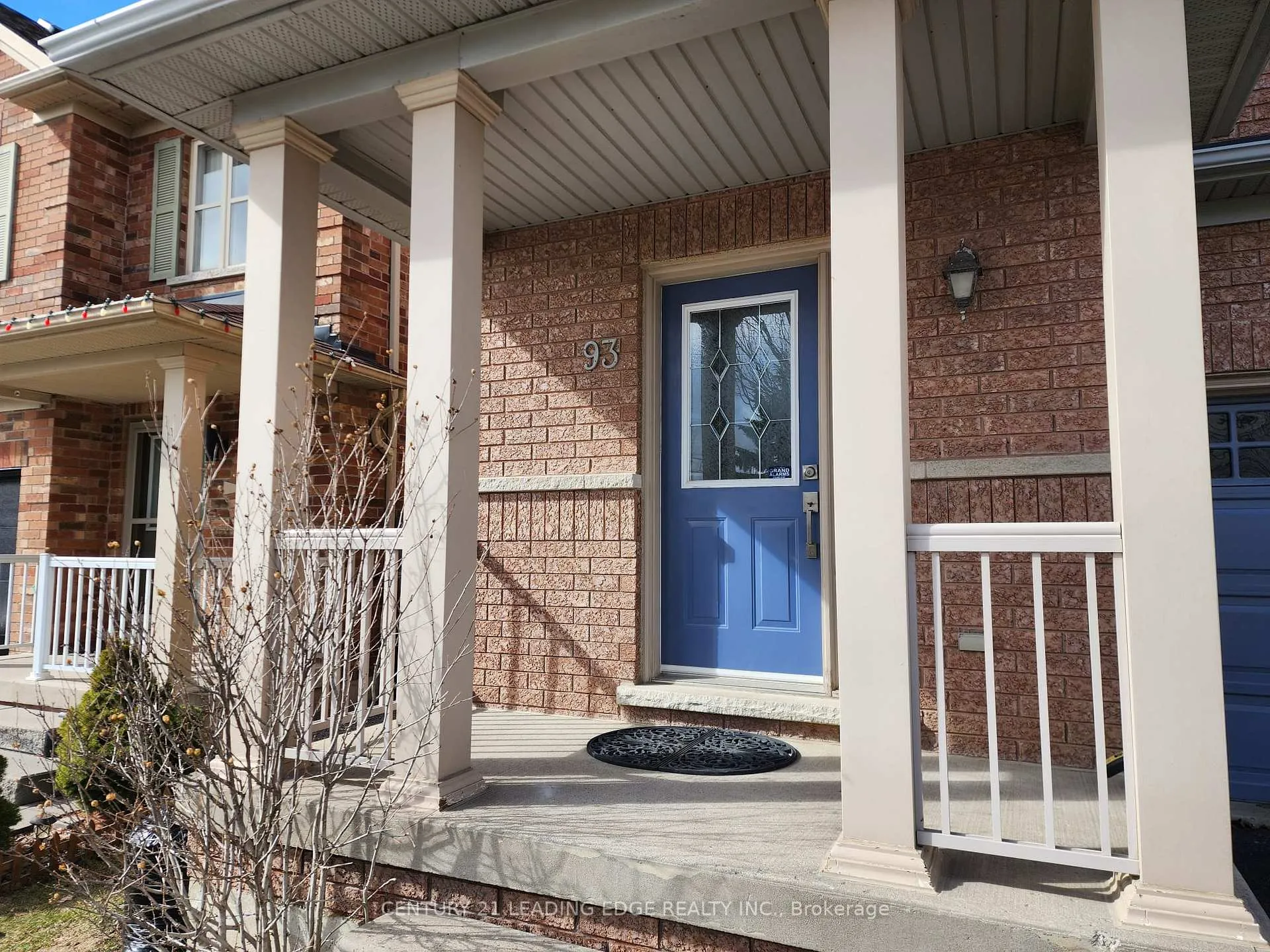 Photo 2 of 93 Treasure Hill Road, Vaughan, Maple — HOMEH