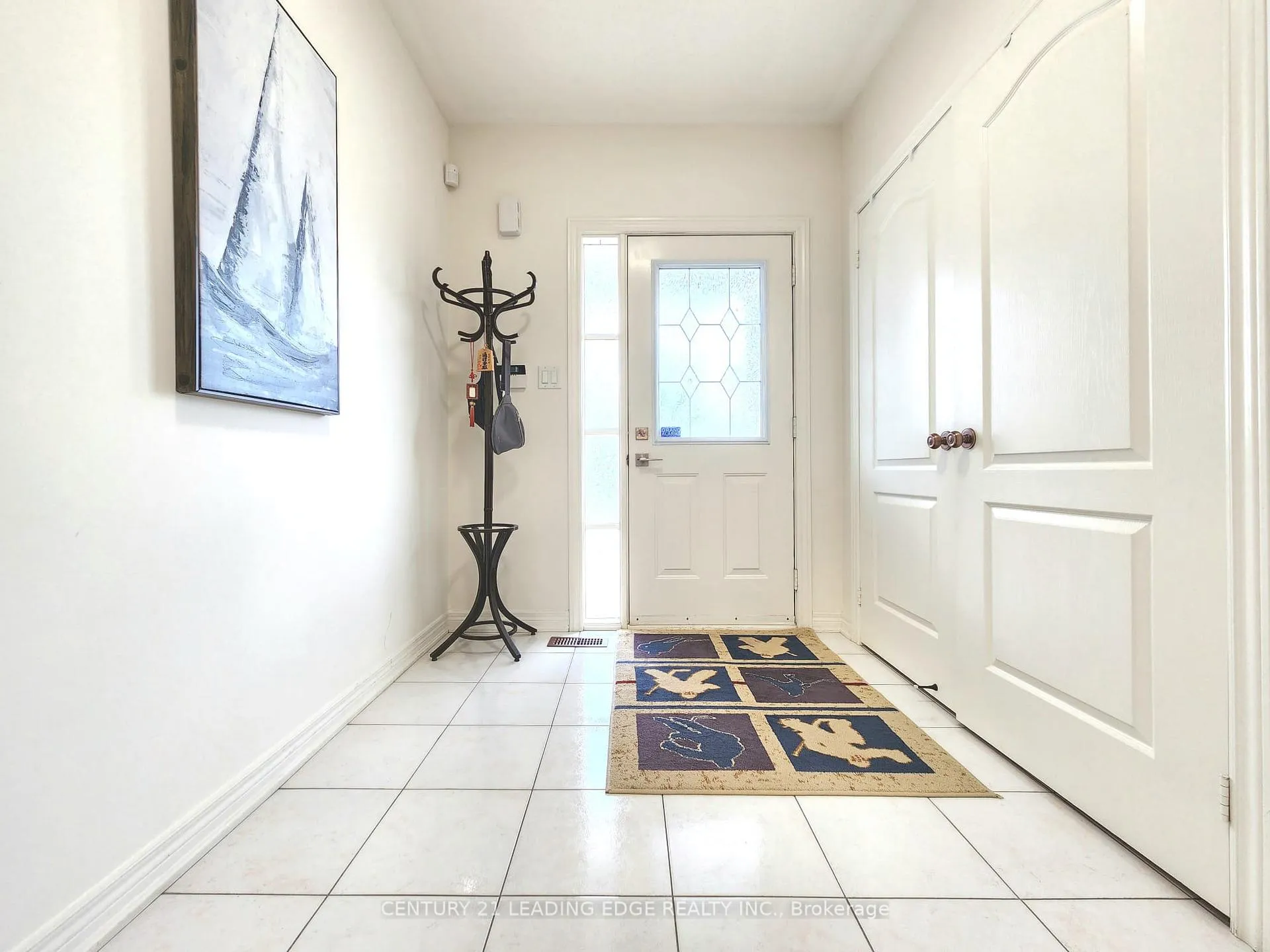 Photo 3 of 93 Treasure Hill Road, Vaughan, Maple — HOMEH