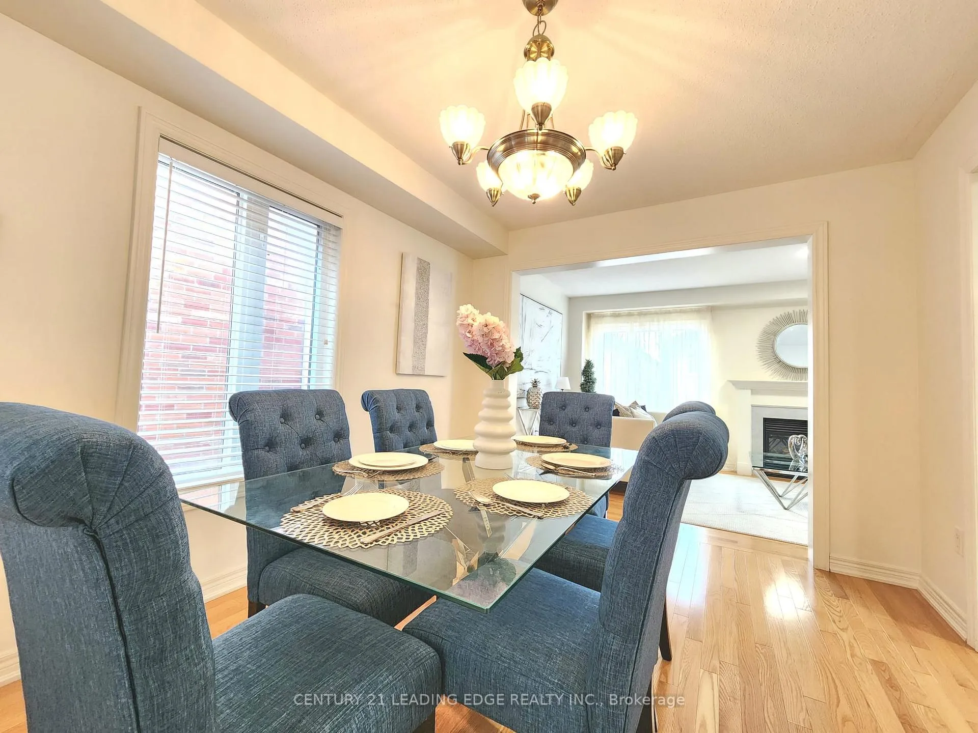 Photo 6 of 93 Treasure Hill Road, Vaughan, Maple — HOMEH