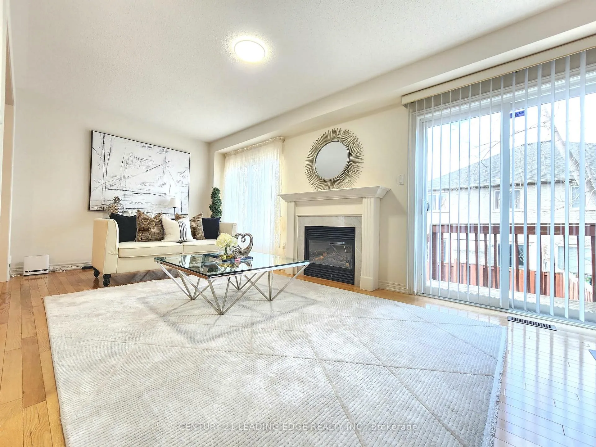 Photo 8 of 93 Treasure Hill Road, Vaughan, Maple — HOMEH