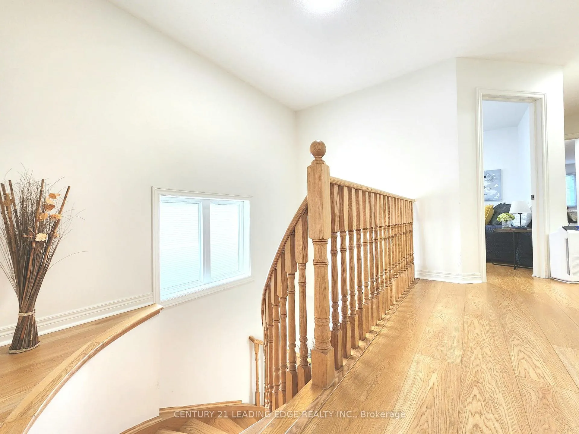 Photo 15 of 93 Treasure Hill Road, Vaughan, Maple — HOMEH