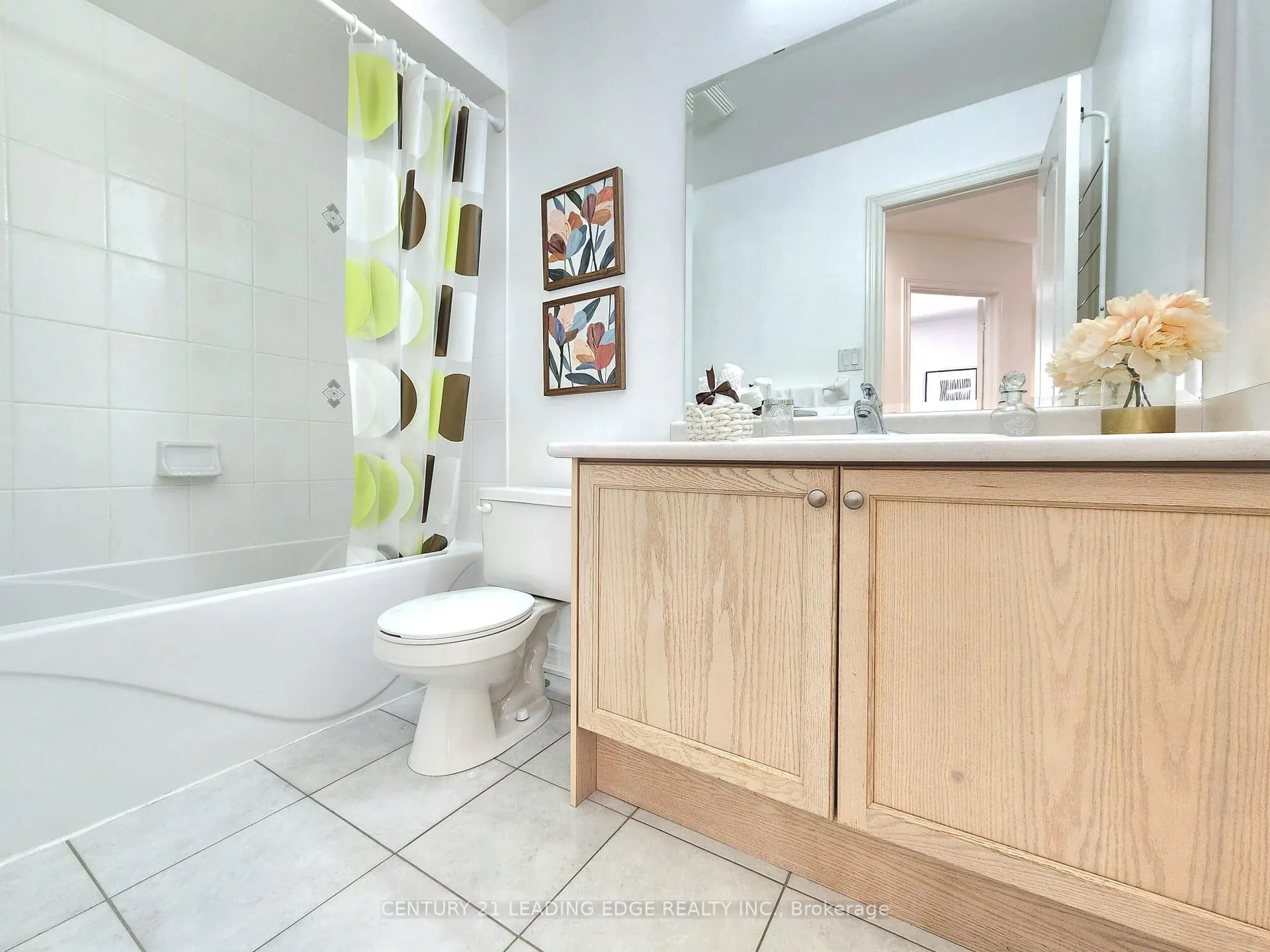Photo 23 of 93 Treasure Hill Road, Vaughan, Maple — HOMEH