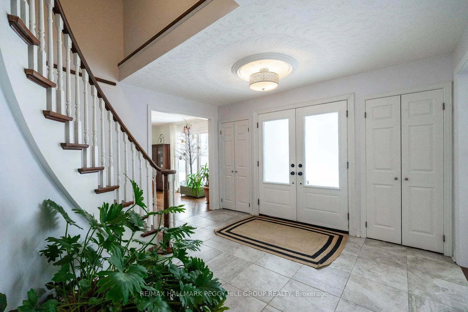 Photo 2 of 63 Idlewood Drive, Springwater, Midhurst — HOMEH